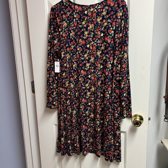 Old navy dress - Picture 2 of 3